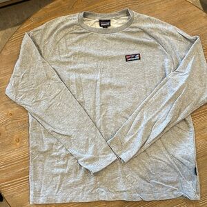 Patagonia men’s light weight pullover shirt size L